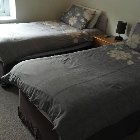 Hikers And Bikers Bed & Breakfast Hadfield Room photo